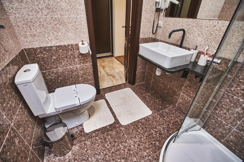 Готель Ангел На Великій Кільцевій Sofiivska Borshchahivka Exterior photo